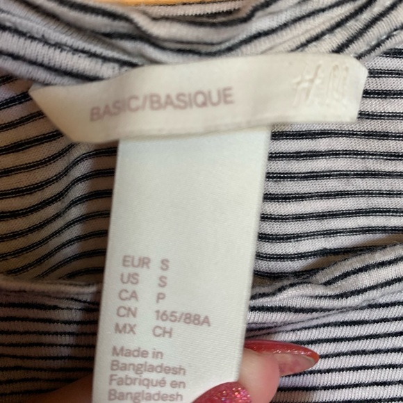 H&M basic tee - Picture 2 of 2